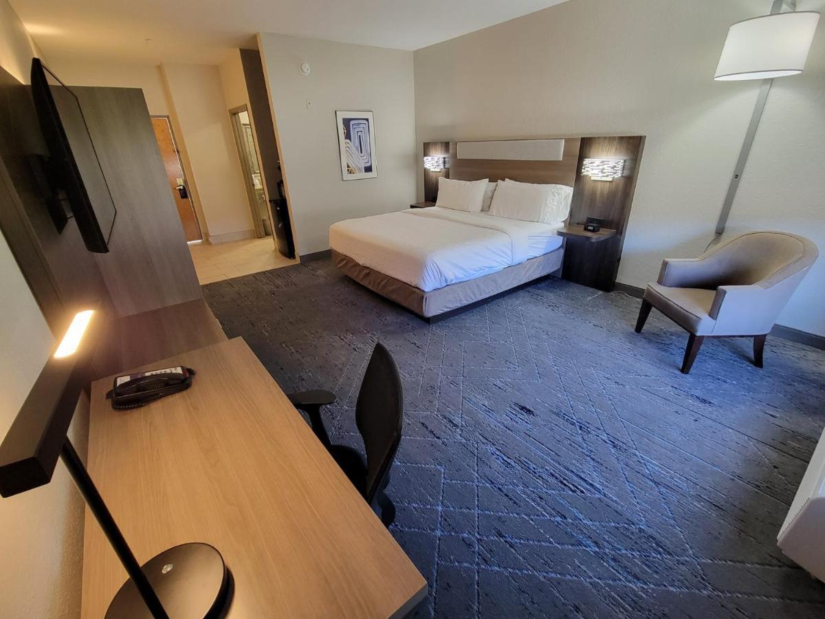 Hotel Express & - By Ihg 2*