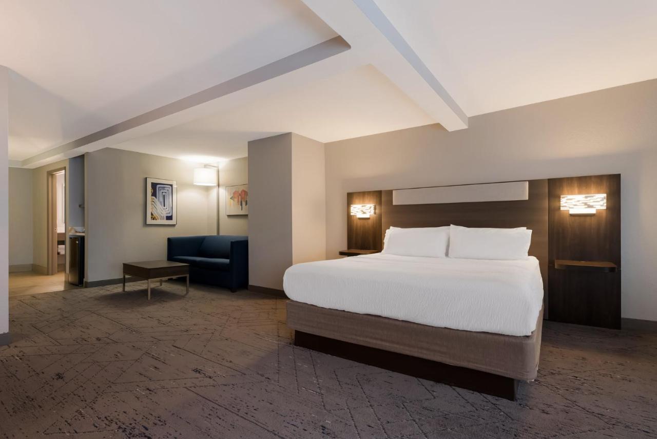 Express & - By Ihg Hotel