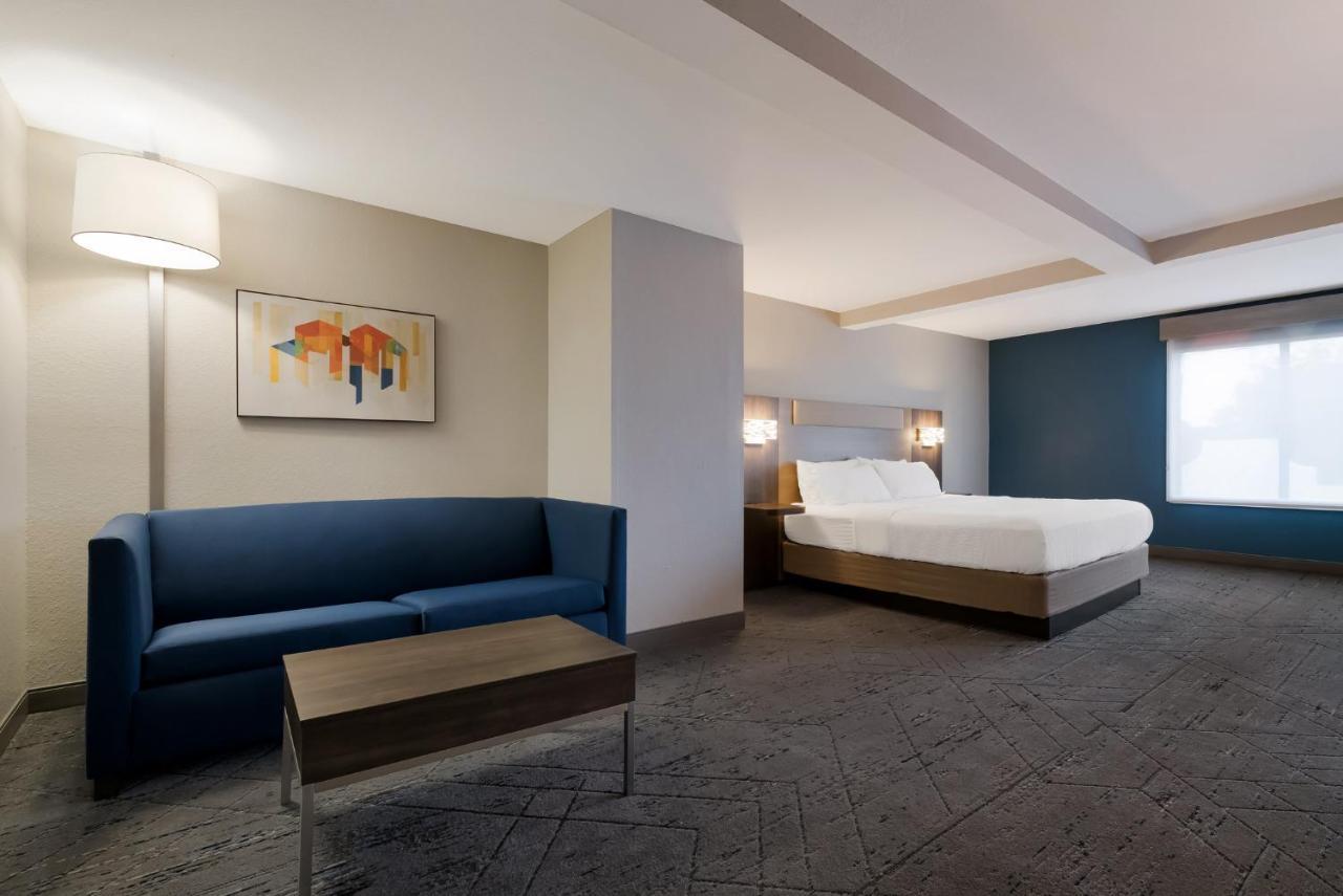 Express & - By Ihg Hotel 2*