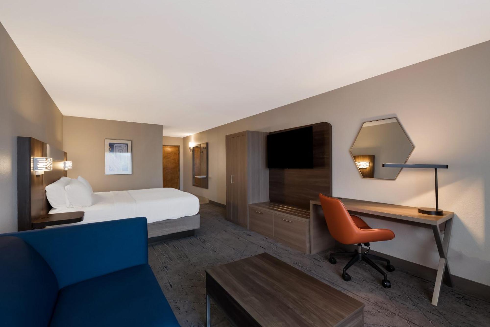 Express & - By Ihg Hotel