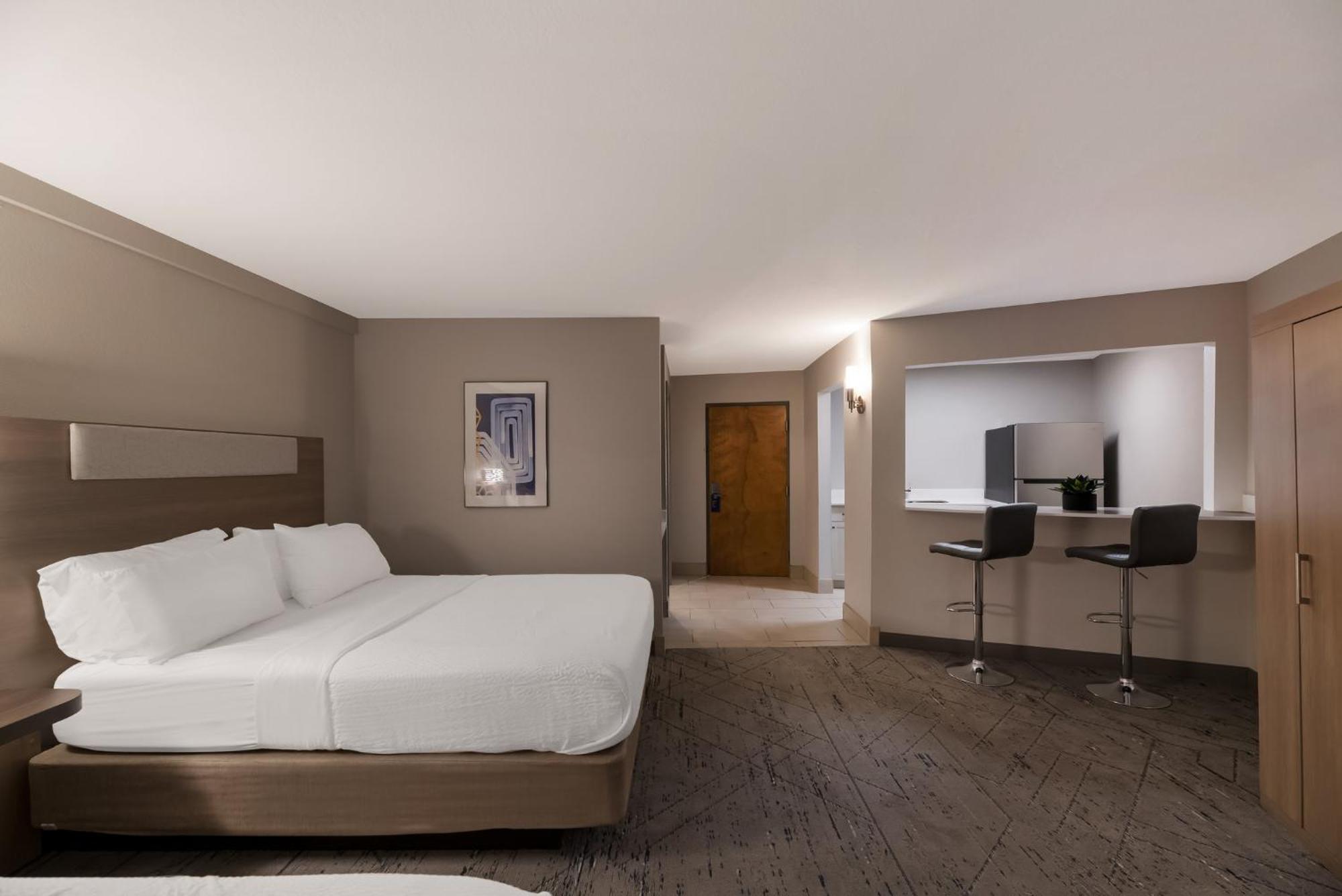 Hotel Express & - By Ihg 2*