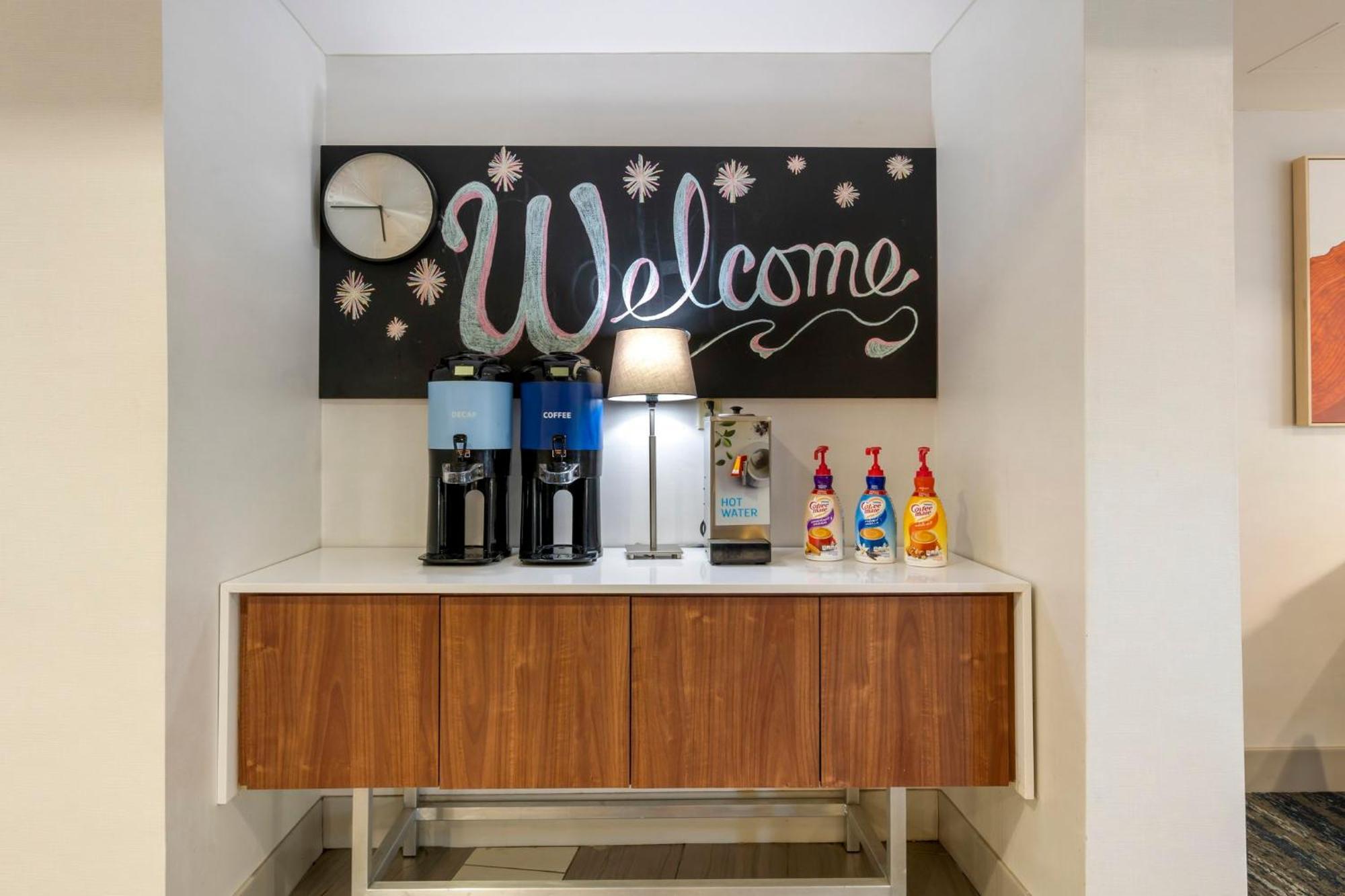Express & - By Ihg 2* The Villages